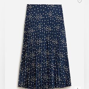Pleated pull-on luster charmeuse midi skirt in tiny blooms print